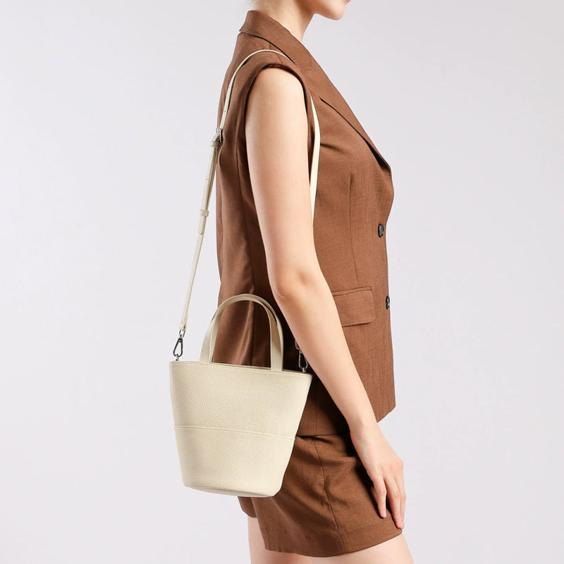 Single-shoulder messenger bag for women
